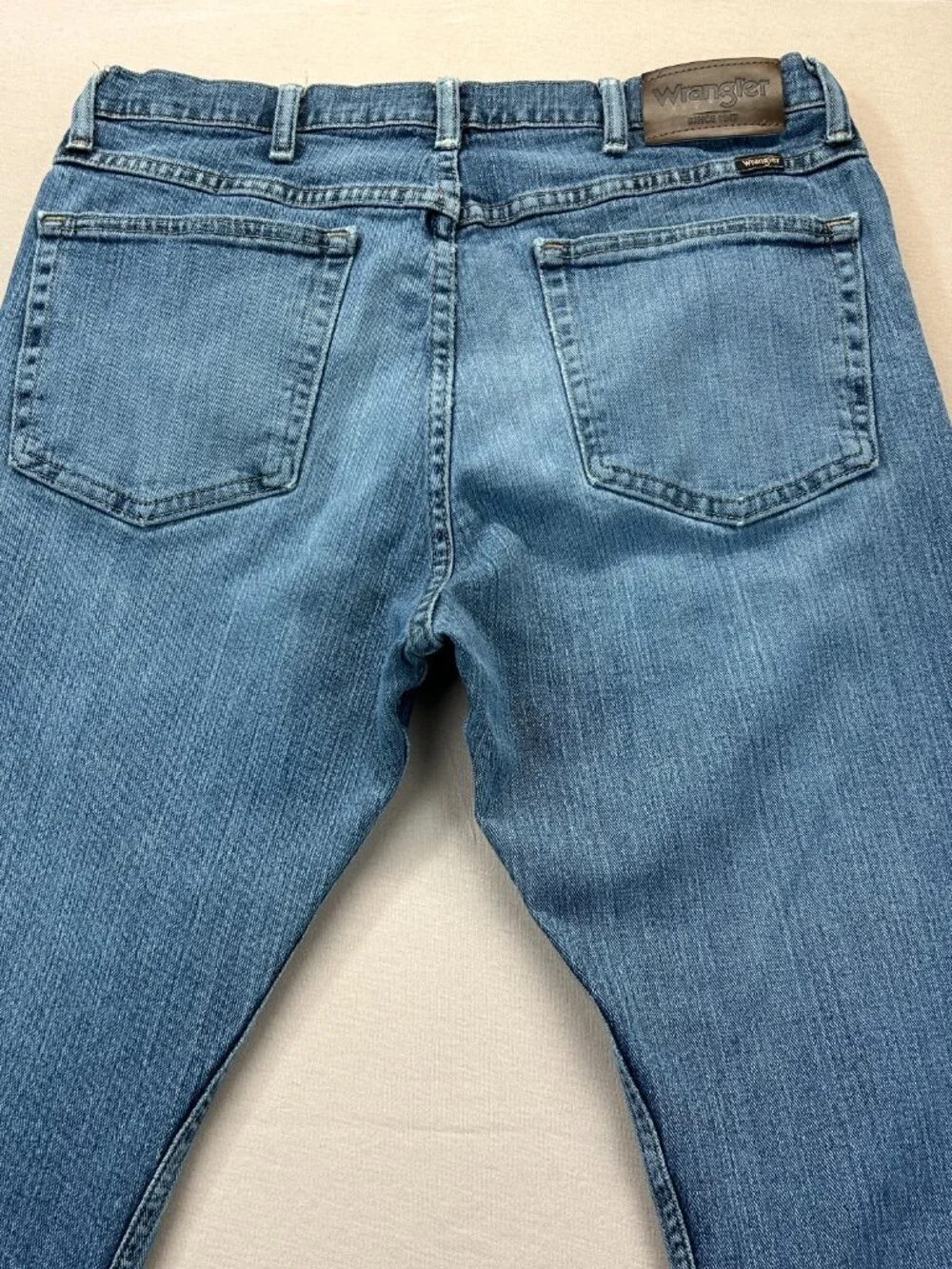 Wrangler Regular Fit Jeans Mens Size 34x32 Blue Denim Mid Rise Straight Stratch